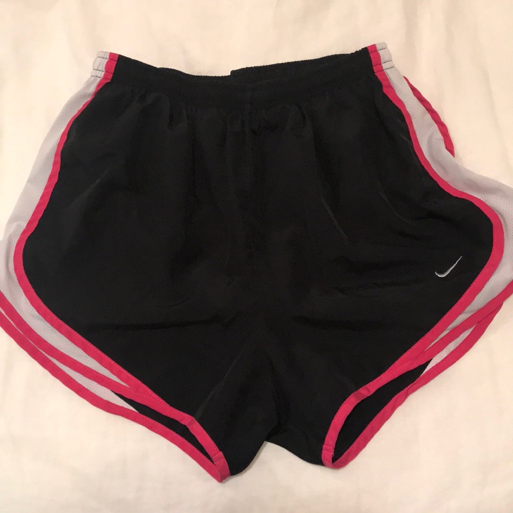 Nike women’s tempo shorts